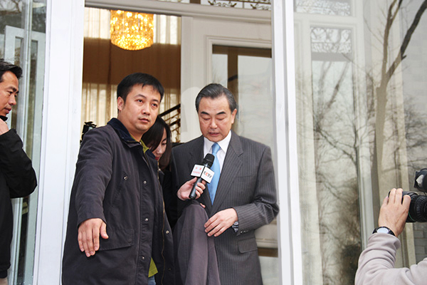 王毅在出席“2013：中国与世界”研讨会发表主旨演讲